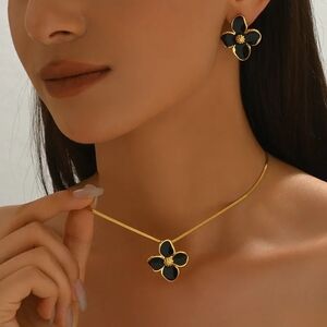 Elegant Black and Gold Flower Jewelry Set